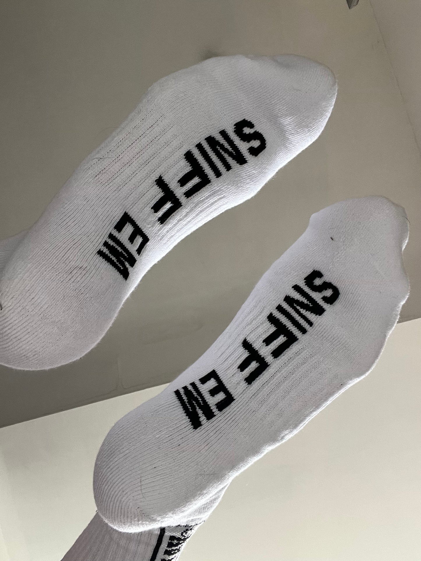 SNIFF EM SOCKS RED OG LOGO